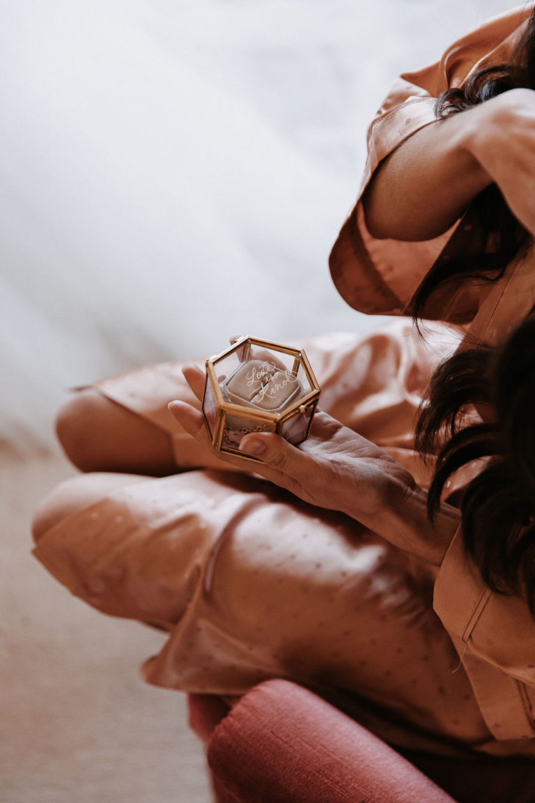 Sanda Letter Engraved Ring Box