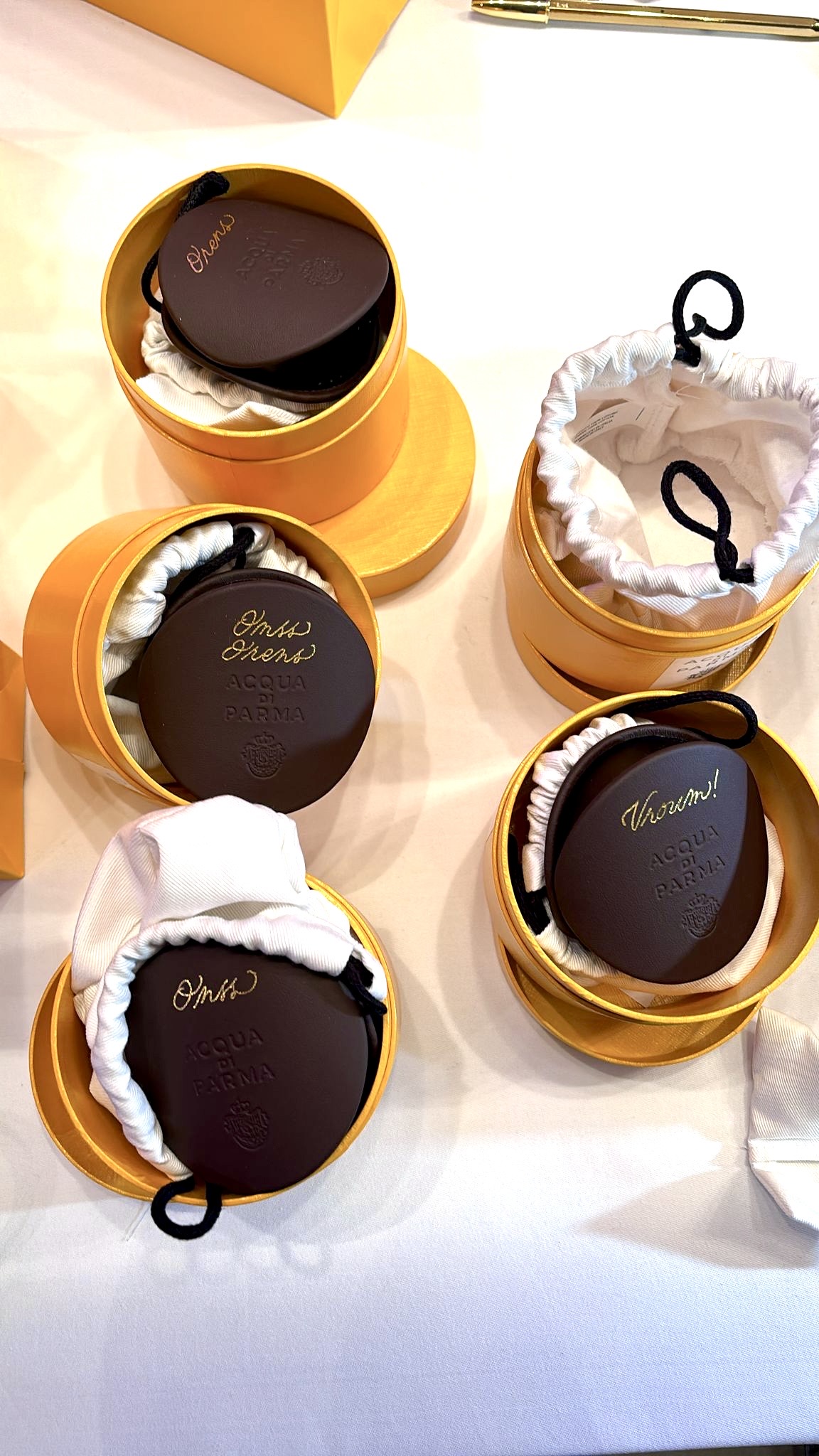 Sanda Letter Hot foil Switzerland calligrapher and engraver