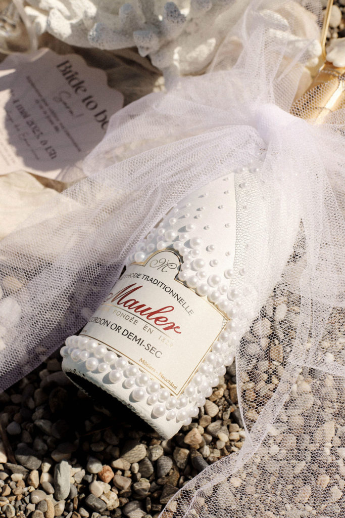 Sanda Letter_BOTTLE PAINTING_Bouteille Mauler