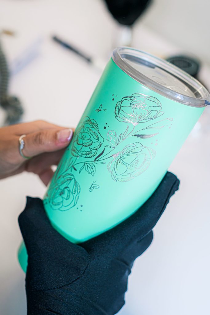 Sanda Letter_Engraver & Calligrapher in Switzerland_ENGRAVING_Tumbler_DSC_0441_WEB