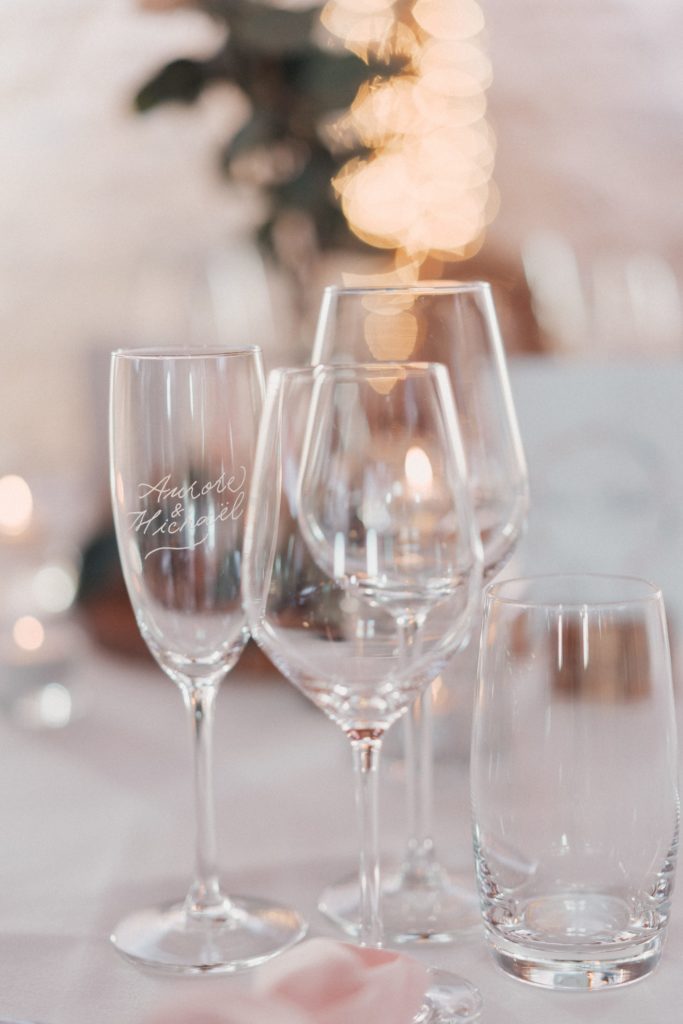 Sanda Letter_Engraver & Calligrapher in Switzerland_Engraved glassesAigal_131920_08863