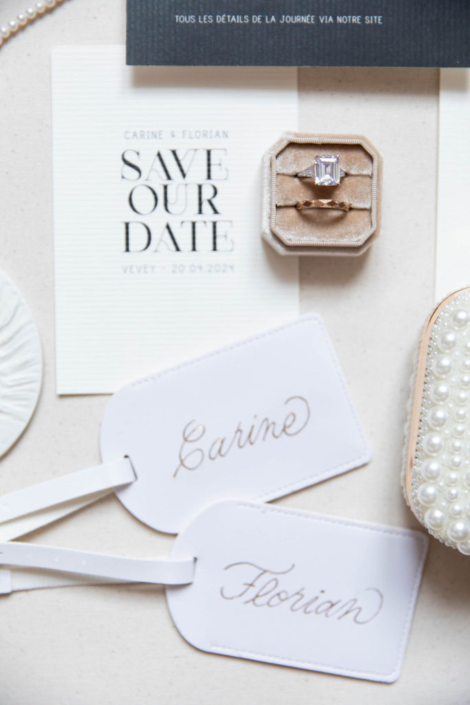 Sanda Letter_Engraver & Calligrapher in Switzerland_Hot Foil_Flatlay white luggage tags white