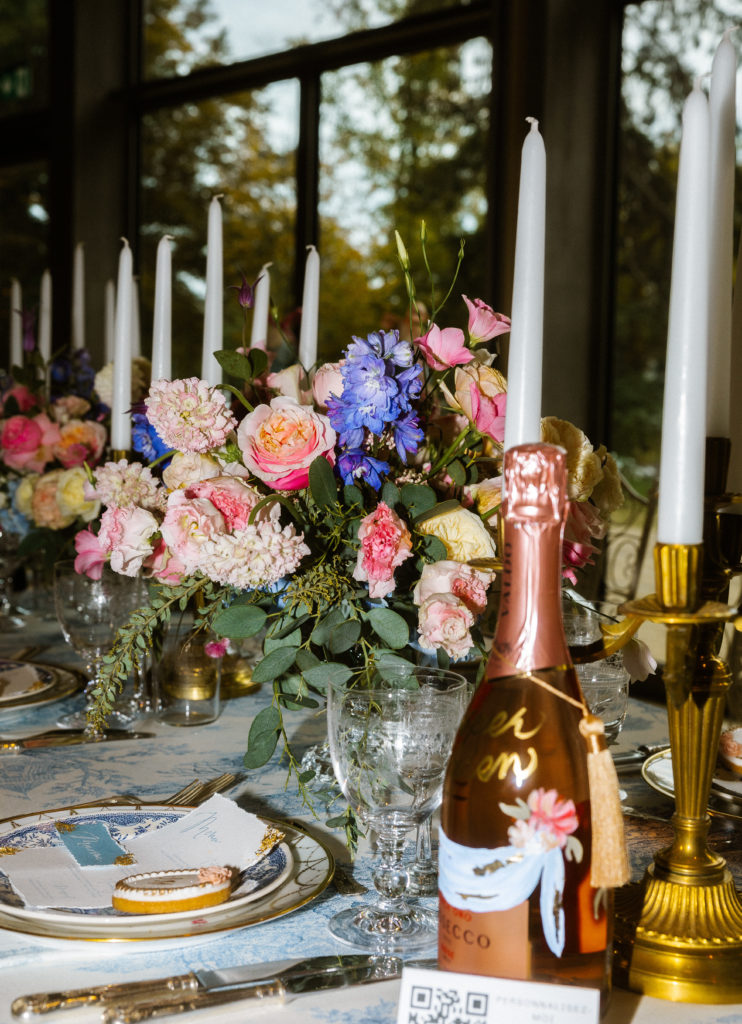 bottle painting Sanda Letter Switzerland calligraphy and engraving