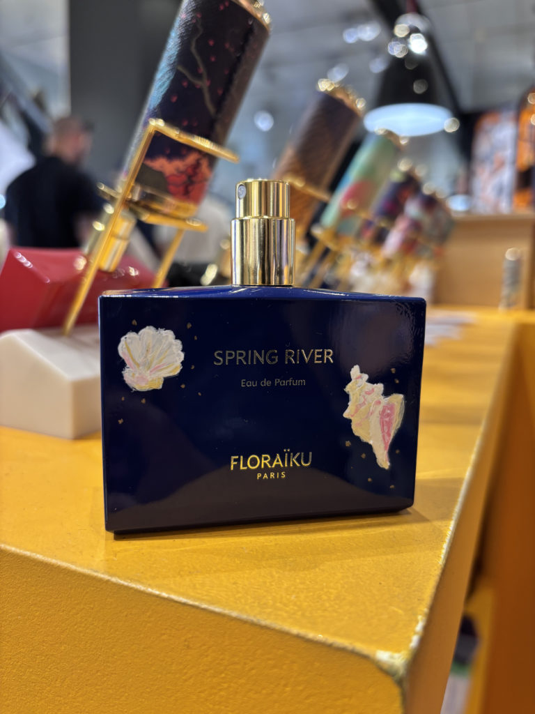 Sanda Letter engraving and calligraphy in Switzerland - bottle painting - Floraiku perfume