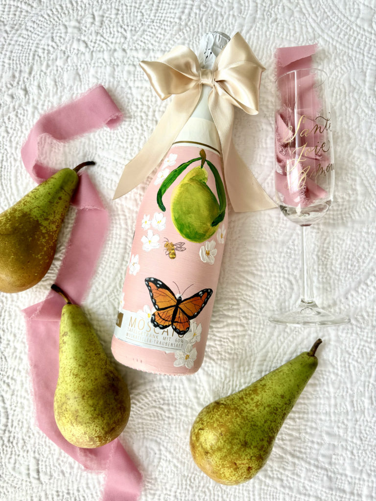 Sanda Letter_Engraver & Calligrapher in Switzerland_BOTTLE PAINTING_pears