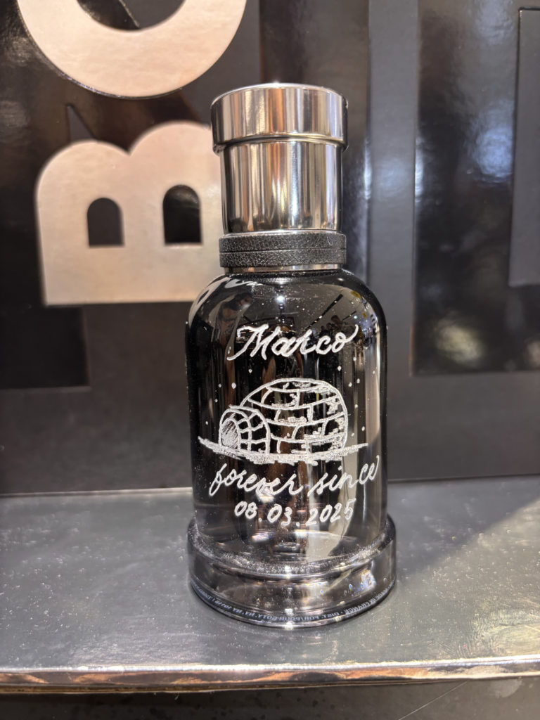 Sanda Letter_Engraver & Calligrapher in Switzerland_ENGRAVING - Parfum gravure - Hugo boss - igloo